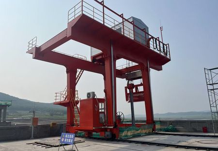 2x250kN bidirectional gantry crane for Guanmenzuizi Reservoir